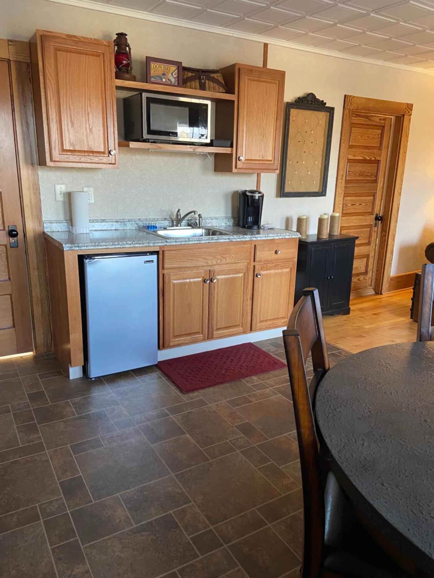 Tavern - Country Suite Newport 외부 사진