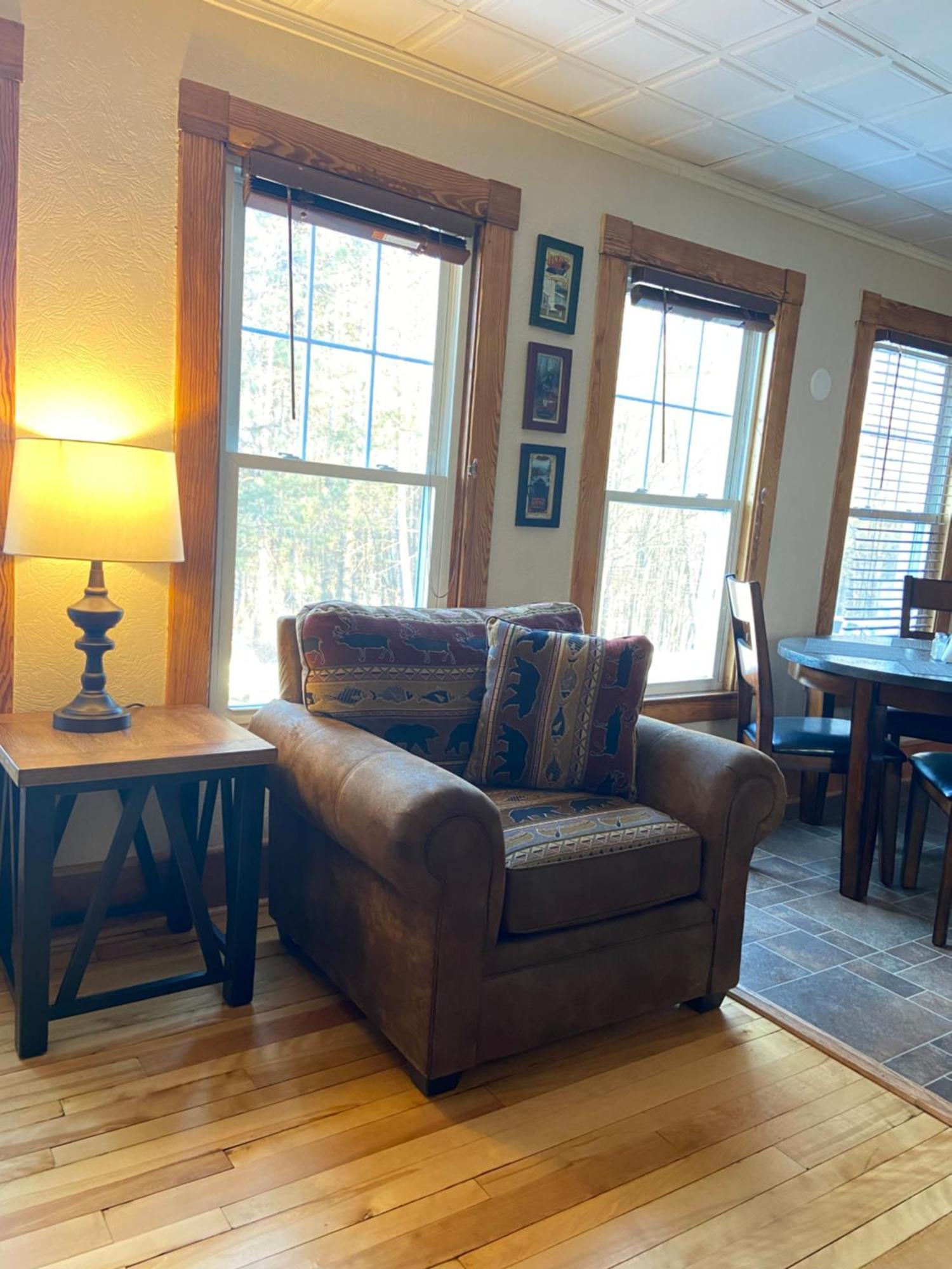 Tavern - Country Suite Newport 외부 사진